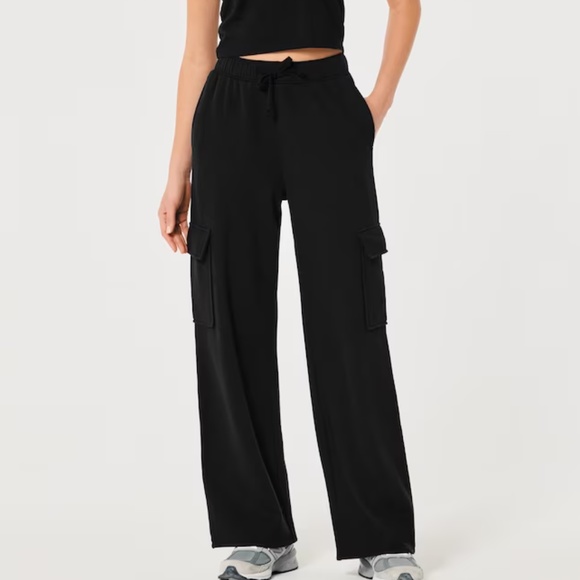 Hollister Cargo Sweatpants GILLY HICKS ACTIVE WIDE-LEG CARGO SWEATPANTS Size XS - Picture 1 of 5
